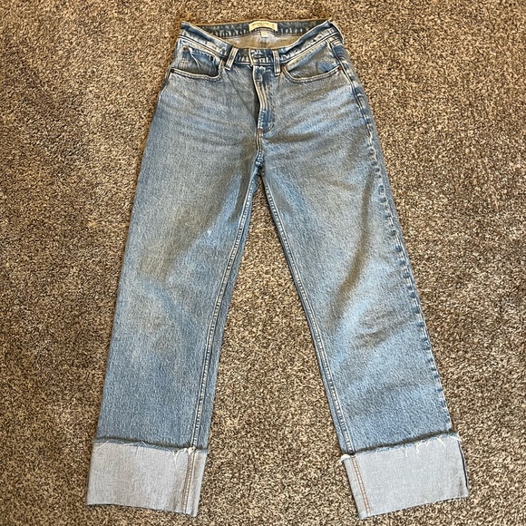 Abercrombie and Fitch curve love mid rise baggy jean - Picture 2 of 5